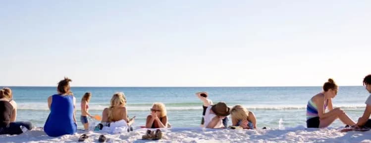 Co zabrać na wakacje nad morzem, aby uniknąć nieprzyjemnych niespodzianek