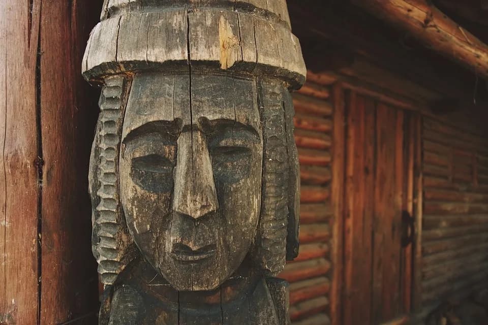 Najciekawsze skanseny archeologiczne w Polsce – historia i atrakcje