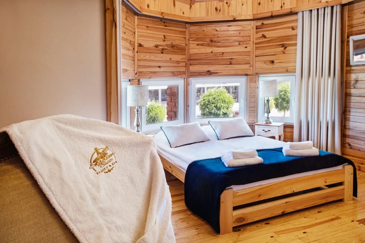 Skansen Bicz noclegi – komfortowe pokoje i domki w atrakcyjnej cenie